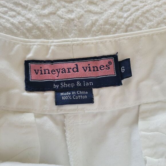 Vineyard Vines Women's White Shorts - Picture 2 of 8